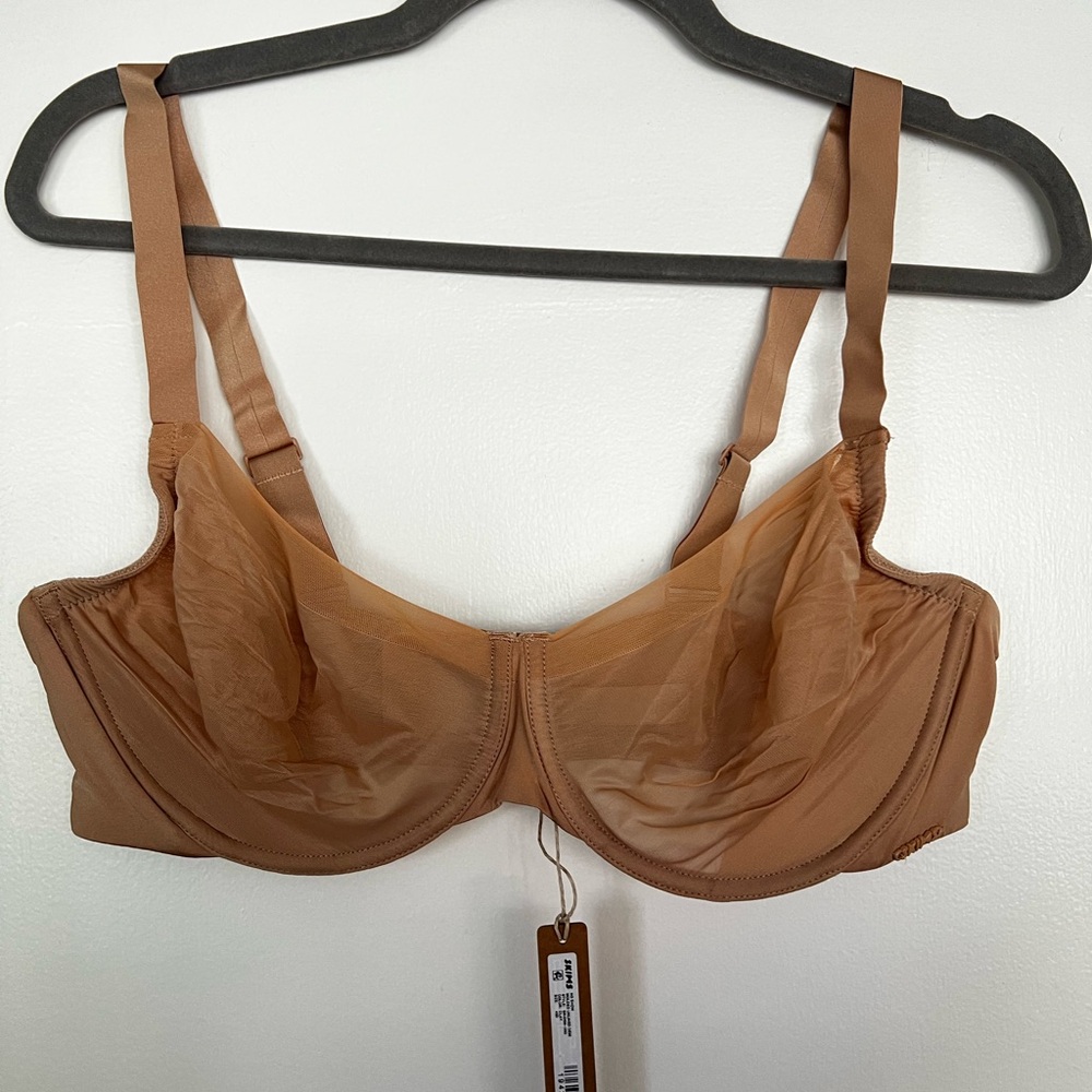 SKIMS Unlined Demi Bra in Clay